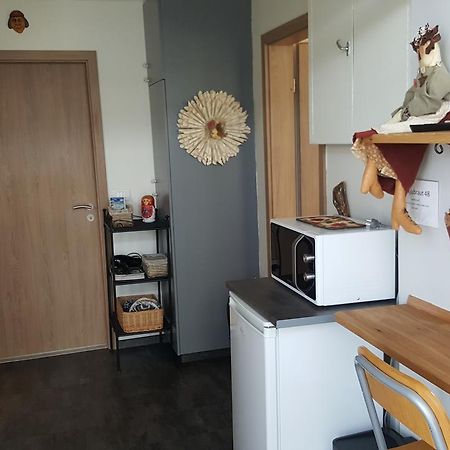 Hvita Husith, Kirkjubraut 48 Apartment Hofn Ngoại thất bức ảnh