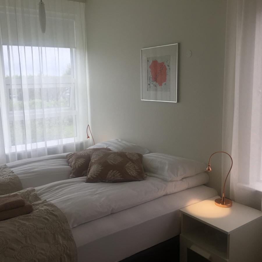 Hvita Husith, Kirkjubraut 48 Apartment Hofn Ngoại thất bức ảnh