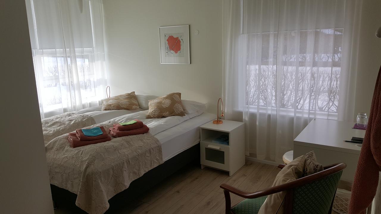 Hvita Husith, Kirkjubraut 48 Apartment Hofn Ngoại thất bức ảnh